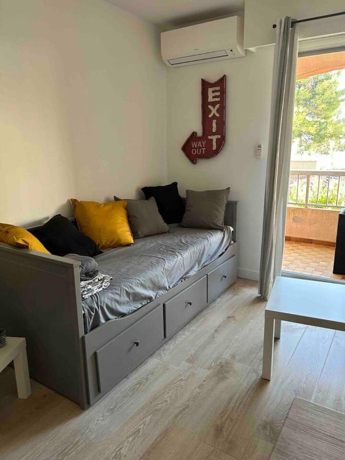 Pin Rollan Beach Saint-Mandrier-sur-Mer Bagian luar foto