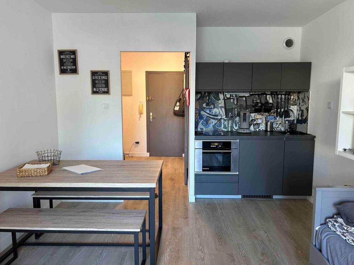 Pin Rollan Beach Saint-Mandrier-sur-Mer Bagian luar foto